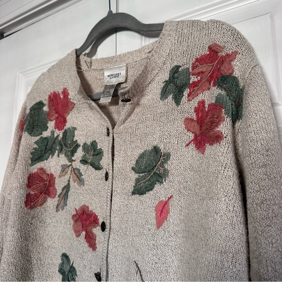 Vintage Monterey Embroidered Leaf Cardigan with buttons - Picture 5 of 15